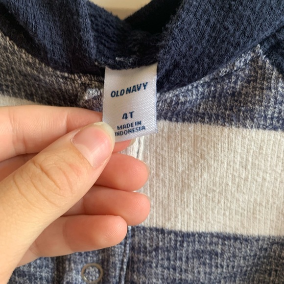 Toddler old navy top - Picture 2 of 3